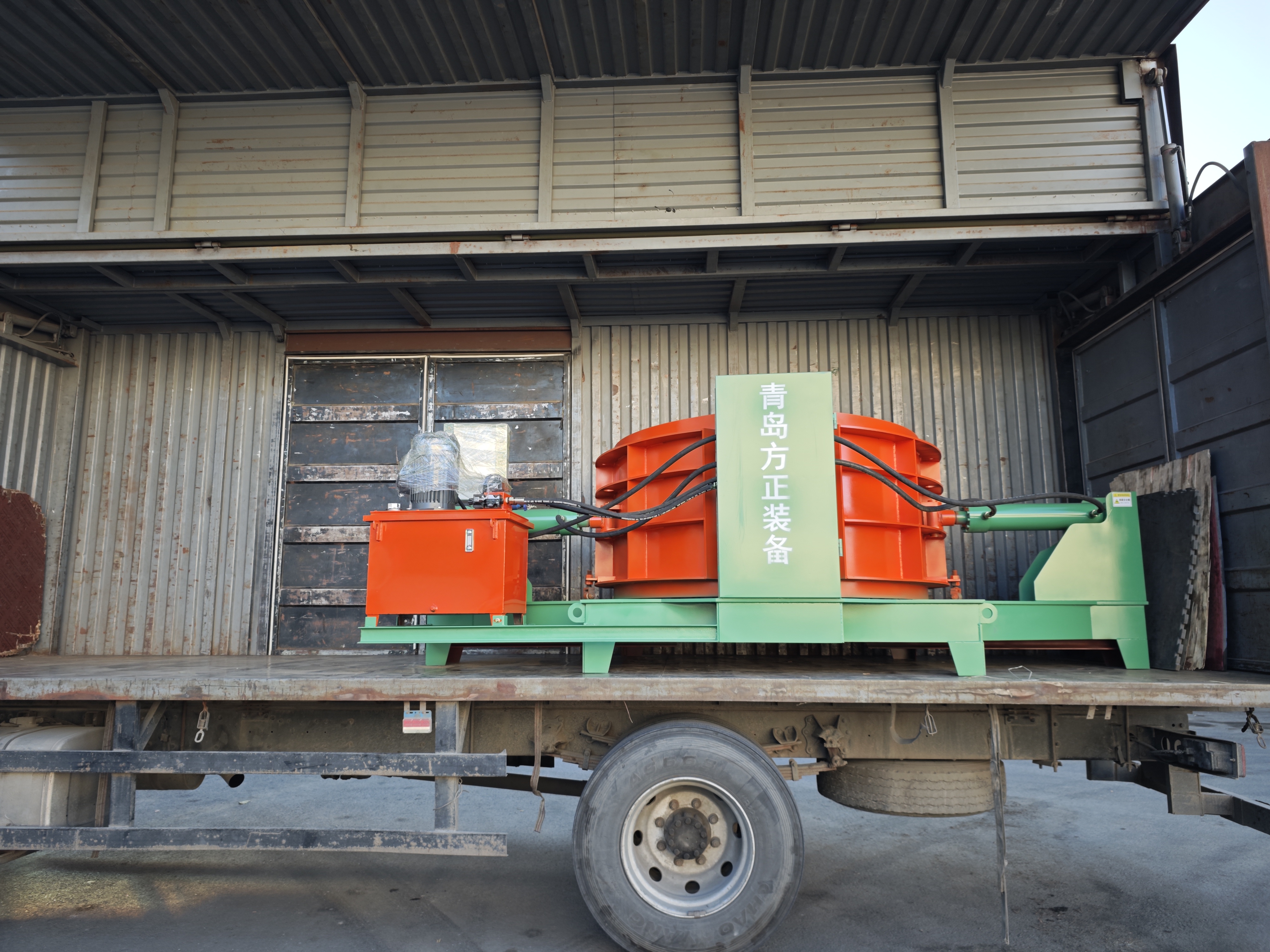 尿素結(jié)塊處理新方案：方正噸包擠壓機的卓越應(yīng)用